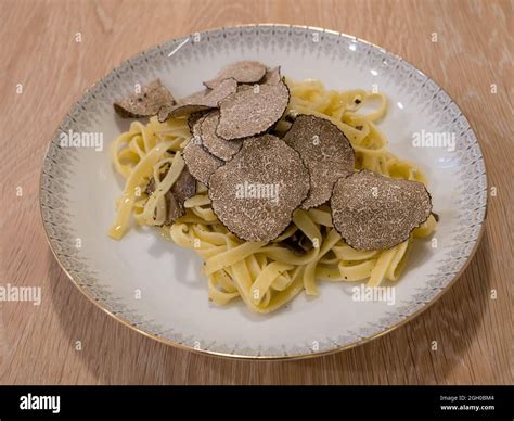 Black truffle food hi-res stock photography and images - Alamy