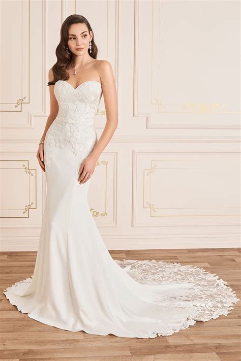 Chic crepe wedding dress with lace train sophia tolli – Artofit