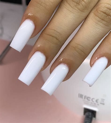 Pin by lydia *ੈ ‧₊˚☘︎ on nails ⋆ ˚｡⋆୨୧˚ | White nails, Square acrylic ...