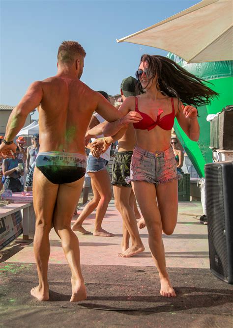 Lisa+Kudrow+Bikini Photos, Download The BEST Free Lisa+Kudrow+Bikini ...