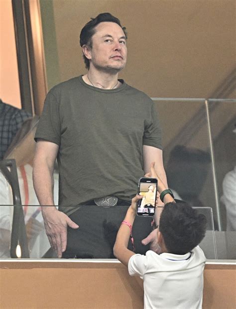 Elon Musk may have spent $140k on plastic surgery including fat ...