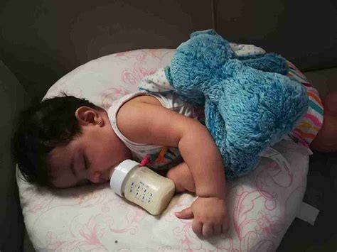 What Is Dream Feeding for Babies? Meaning and Benefits