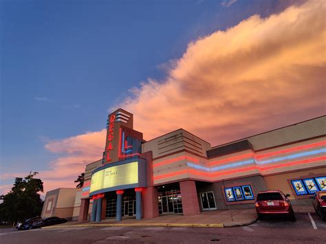 Regal Kiln Creek, Newport News - A theater lost in time ・ popular.pics ...
