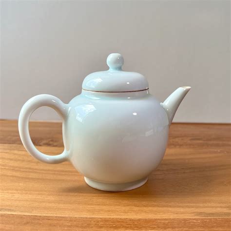 White Ceramic Tea Pot