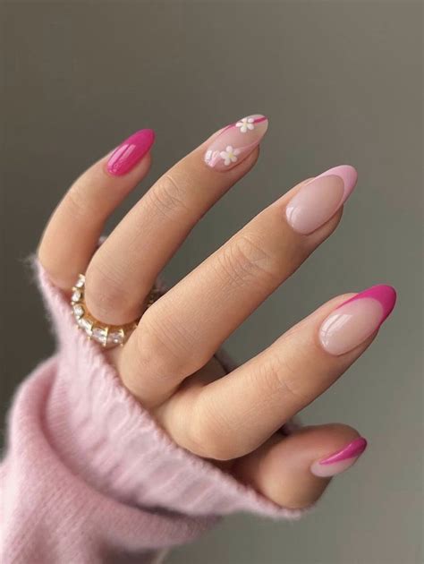 30+ Pink & White Nail Designs You'll Want to Copy - Days Inspired