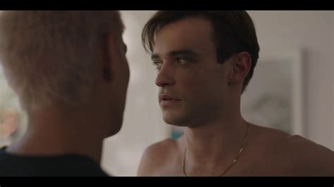 ausCAPS: Thomas Doherty nude in Gossip Girl (2022) 2-05 "Games, Trains And Automobiles"