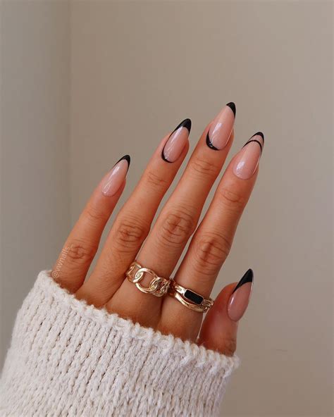 50 Latest Almond Shape Nail Ideas To Try In 2024!