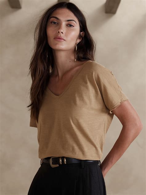 Slub V-Neck T-Shirt | Banana Republic