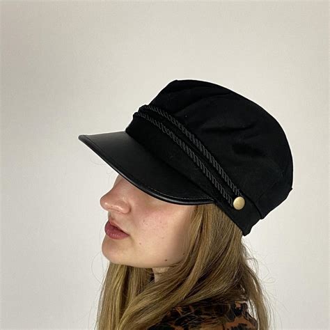 Women's Black Hat | Depop