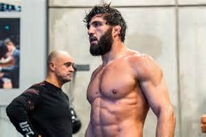 Tsarukyan dice que no esperaría a Topuria... si le dan el BMF