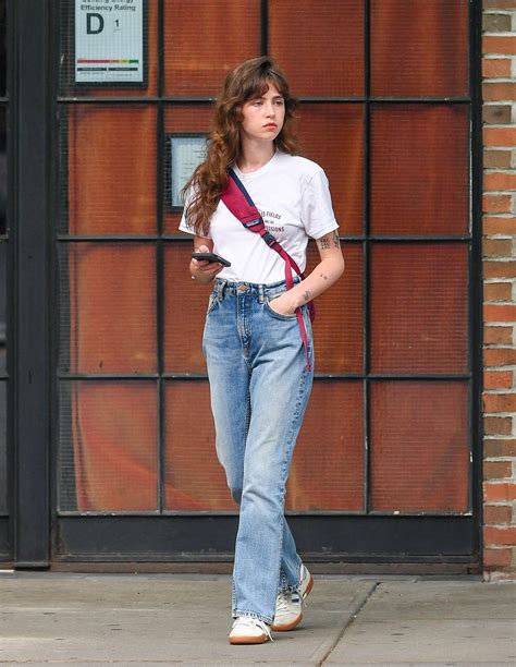 clairo | Fashion inspo outfits, Fashion, Outfits