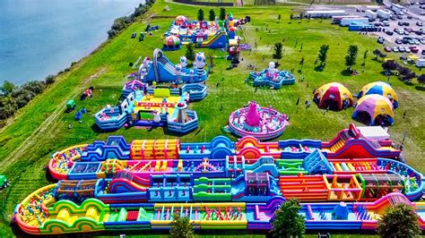 The Big Bounce Canada - The World's Biggest Bouncy Castle!
