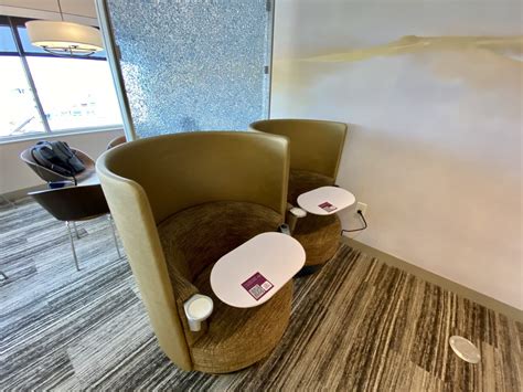 Escape Lounge MSP Review | Thrifty Traveler
