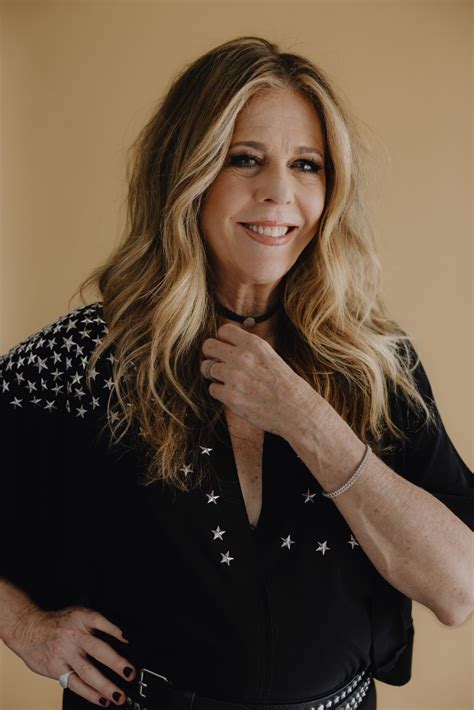 Rita Wilson sings of an otherworldly love in 'Man Called Otto' - Los ...