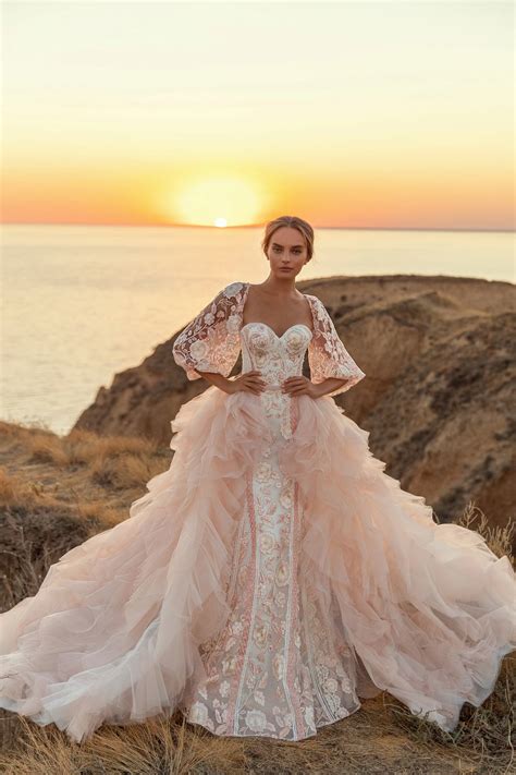 26 Ball Gown Wedding Dresses & Ultimate Guide 2025