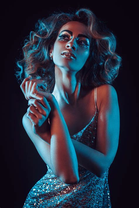 35 Self Portrait Ideas – Cool Self Portrait Photography Ideas