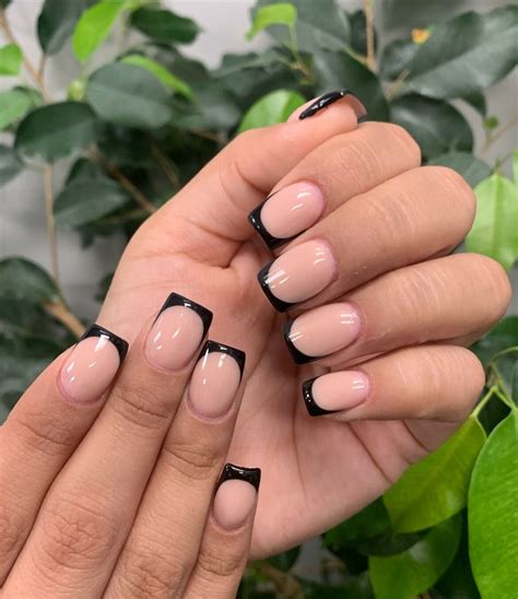 22 Latest Short Black French Tip Nail Ideas To Try In 2024!