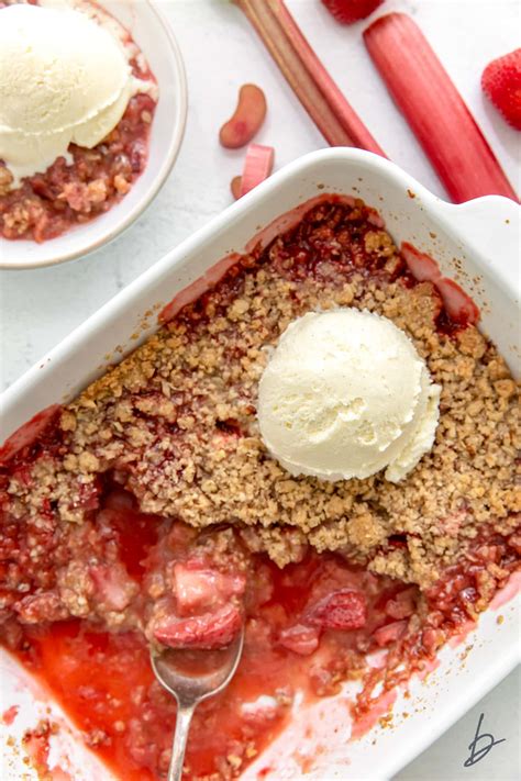 Strawberry Rhubarb Crisp (with oats) – If You Give a Blonde a Kitchen