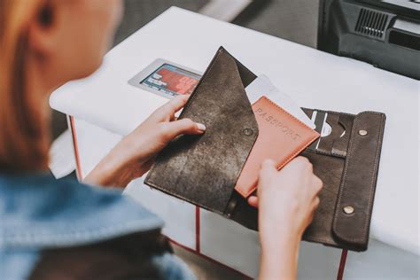 The best travel wallets of 2023 - Infoceptor