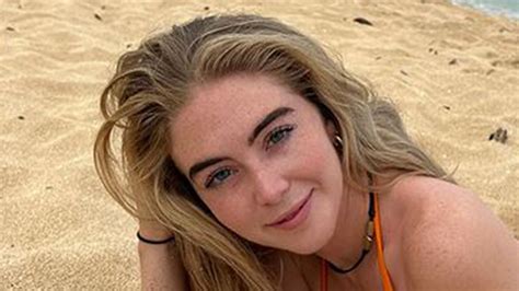 Grace Charis leaves little to imagination as golf influencer announces 'suns out buns out' in ...