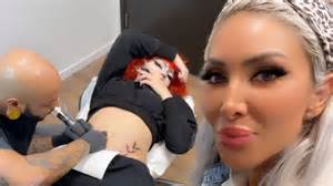 Farrah Abrahams Tochter (16) zeigt ihr großes Bauchtattoo