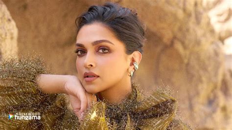 Deepika Padukone Wallpapers In Housefull Deepika Padukone At Play!