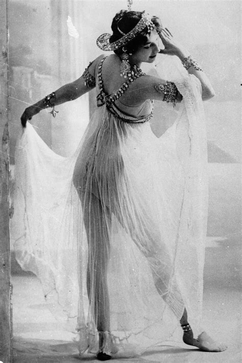 Mournful Fate of Mata Hari, and 14 Stunning Photos of This Dutch Exotic Dancer, Courtesan and ...