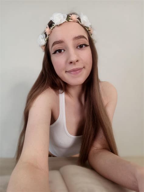 Hard nipple for you ^^ | Scrolller