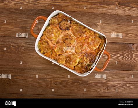 pasta Elbow macaroni bake with zucchini.macaroni gratin Stock Photo - Alamy