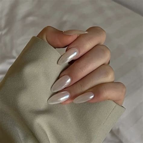 34 Chic Guide to 2025 Powdery Pearl Nails Style