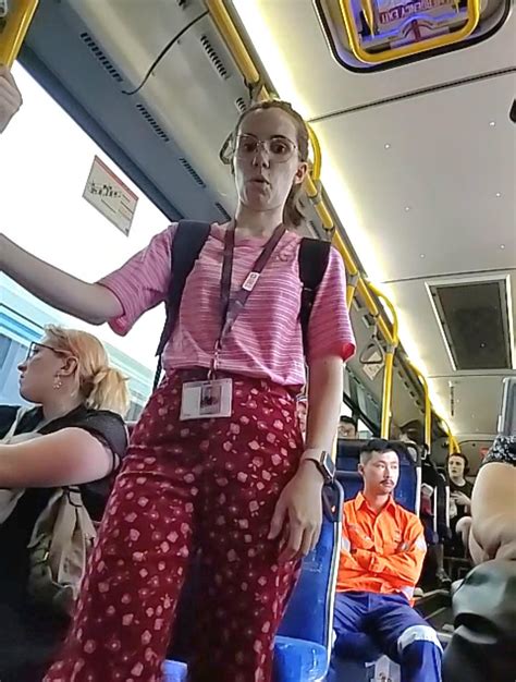 Bulge surprise and stare on the bus : r/bulgereaction