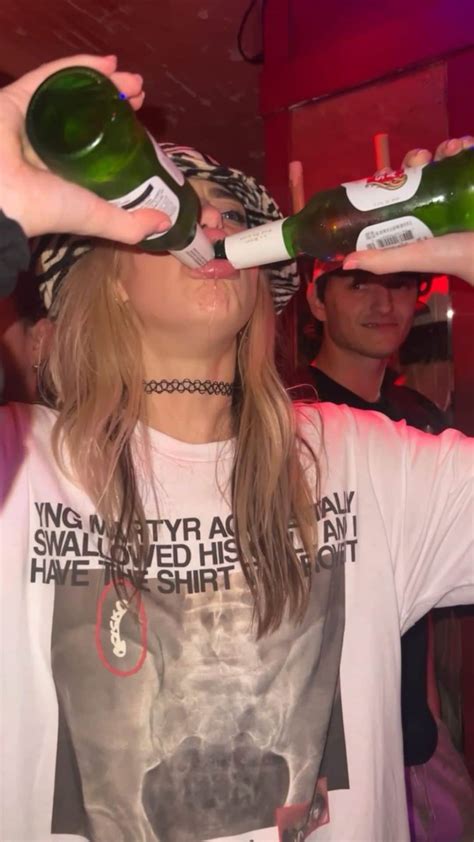 Carter Cruiseさんのインスタグラム動画 - (Carter CruiseInstagram)「who doesn’t love a good triple fisting ...