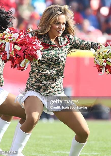 2,849 Kansas City Chiefs Cheerleaders Stock Photos, High-Res Pictures ...