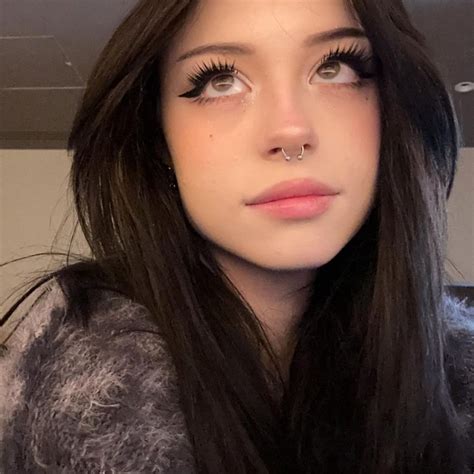 Hannah Owo Bio, Age, Early Life, Sin Maquillaje, Boyfriend, Height & Weight, Career, Tiktok ...