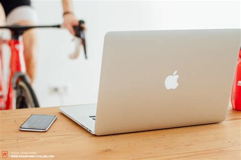 Indoor-Training With the Wahoo KICKR SNAP Smart Trainer & Zwift | GRAN ...