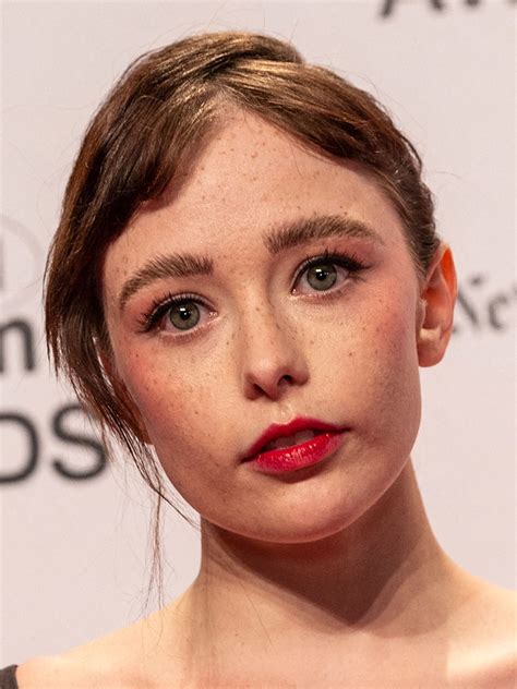 Suzanna Son Foxes Magazine October 2021 3002389 - Kendall Jenner ...