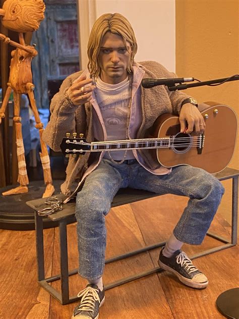 Kurt cobain mtv unplugged : r/hottoys