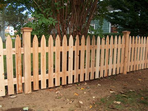 Timeless and Durable Wooden Fence Design Ideas | Fence design, Backyard ...