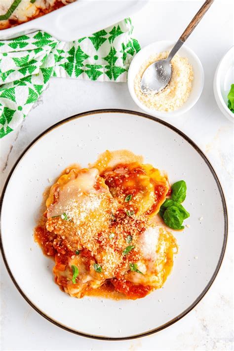 Cheesy Baked Ravioli Recipe | Easy Dinner Ideas