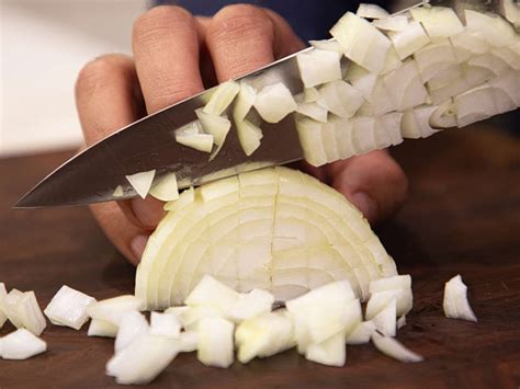 This Is the Safest and Fastest Way to Dice an Onion, and Almost No One ...