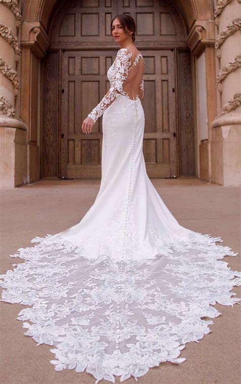 Sexy Brautkleid aus Spitze mit transparentem Oberteil und langen Ärmeln - Essense of Australia ...