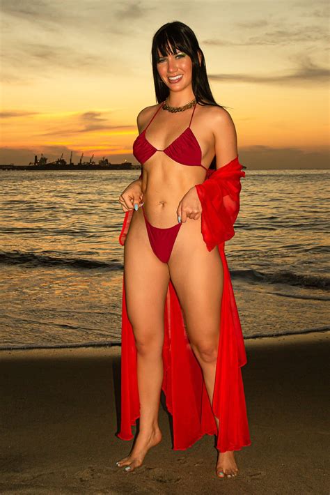 TW Pornstars - Yenifer Chacon. Twitter. Hoy amanecí extrañando el mar 🥺. 3:59 PM - 28 Mar 2023