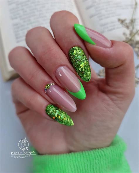 Green Glitter Nails: 30+ Party Looks to Try This Month - Nail Designs Daily