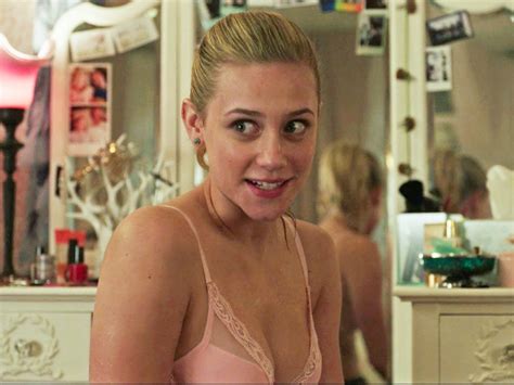 The 10 most common bra problems— and how to fix them | Betty cooper, Jennifer aniston videos ...