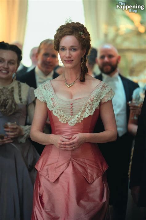 Christina Hendricks Sexy (9 Photos) - OnlyFans Leaked Nudes