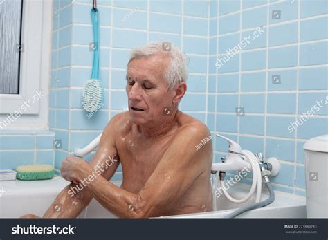 10,270 imagens de Naked old people Imagens, fotos stock e vetores ...