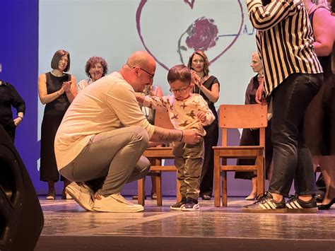Turkish child saved by Greek stem cell donor reunites in Athens ...