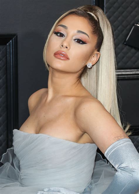 Ariana Grande Braless Pictures: Photos of Her Without A Bra | Life & Style