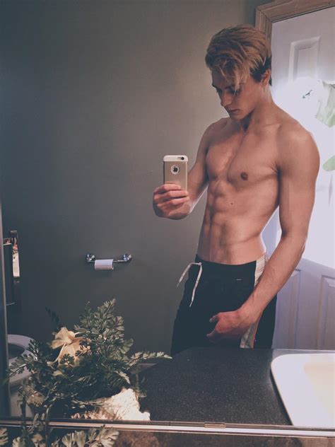 Who likes their twinks hung, 6’2 and uncut ? : r/twinks