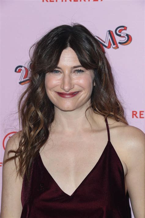 Download Kathryn Hahn Hollywood Celebrity Wallpaper | Wallpapers.com